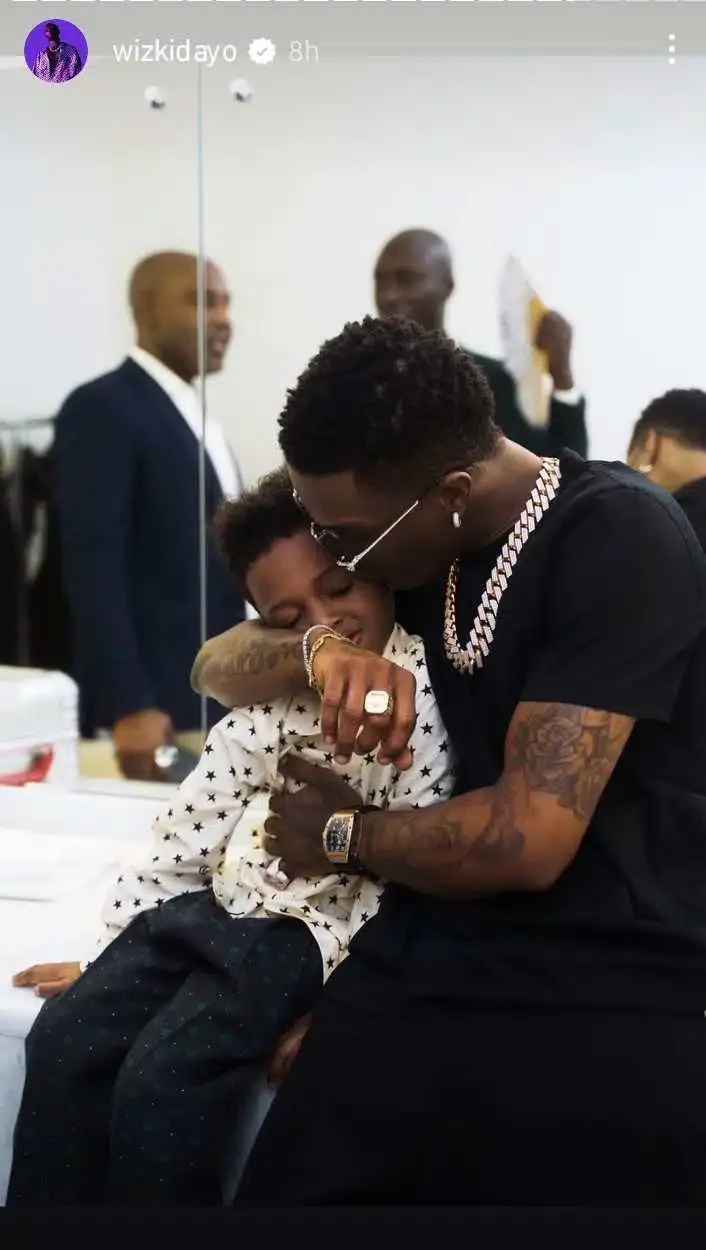 batch_wizkid-shares-rare-photo-with-son-zion-kemi-filani-blog-5425108